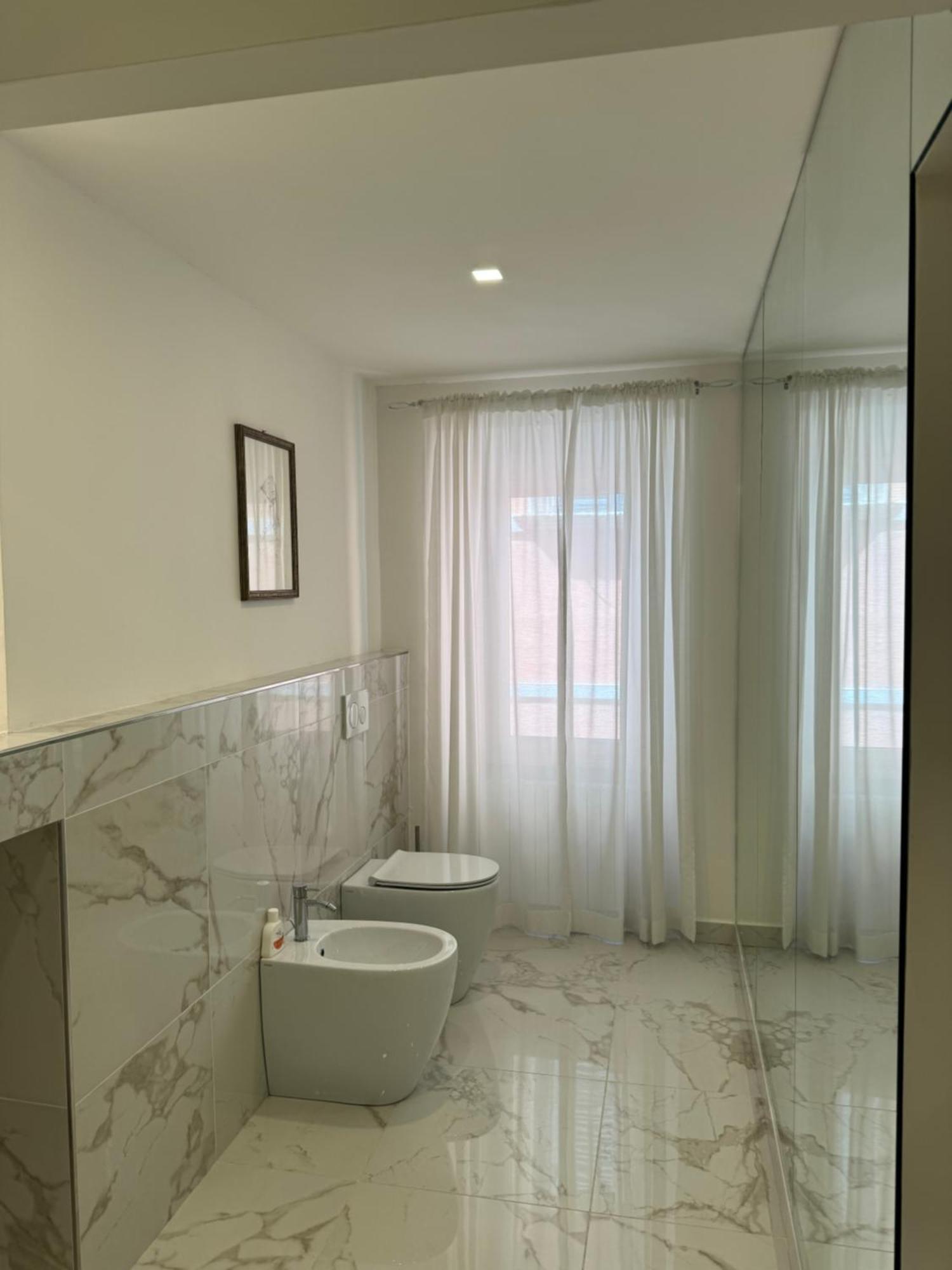 Re House Suite & Deluxe Apartament อัสโกลีปิเชโน ภายนอก รูปภาพ