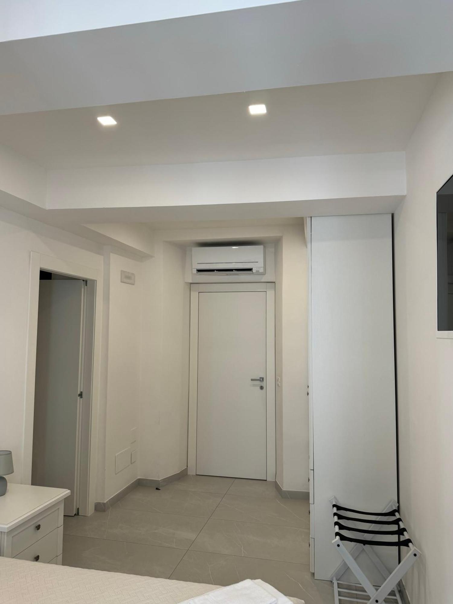 Re House Suite & Deluxe Apartament อัสโกลีปิเชโน ภายนอก รูปภาพ
