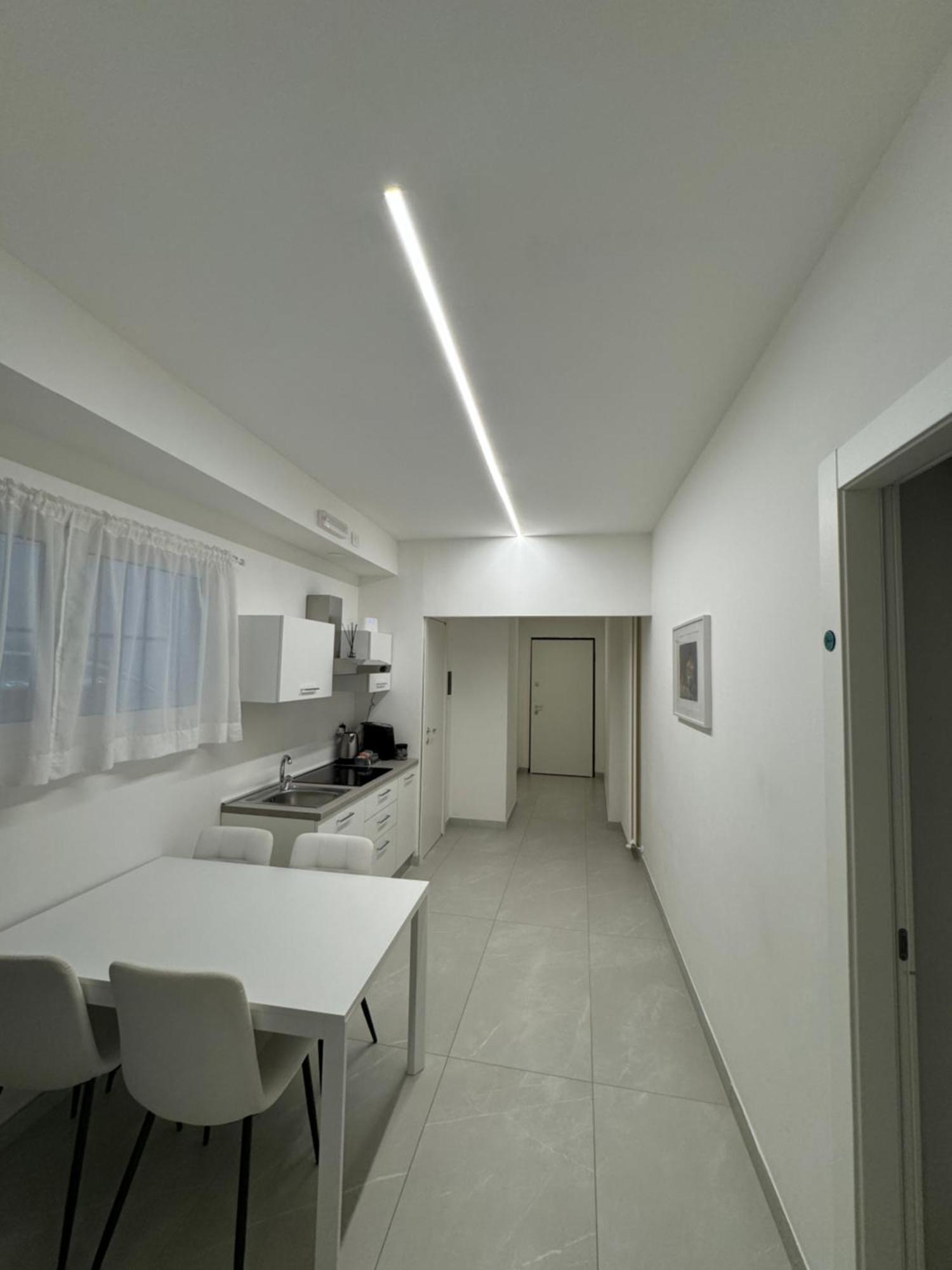 Re House Suite & Deluxe Apartament อัสโกลีปิเชโน ภายนอก รูปภาพ
